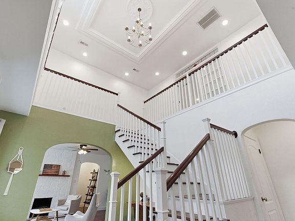 3rd image of 1834 S Jefferson Avenue