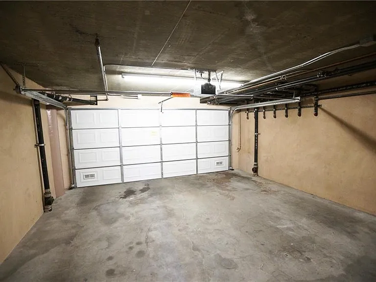 18245 Burbank Blvd #110 — Photo 21