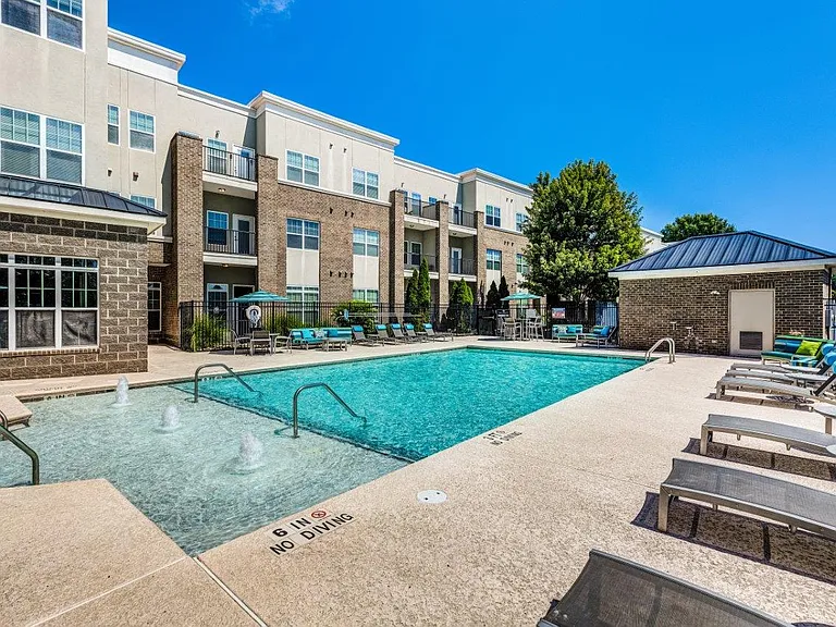 Reserve at Kenton Place Apartment Homes — Photo 11