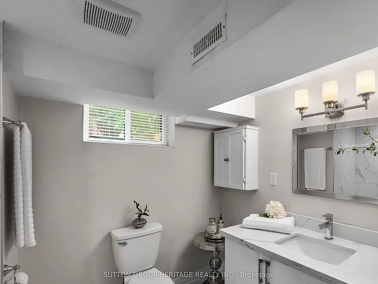 357 Dovedale Dr — Photo 4