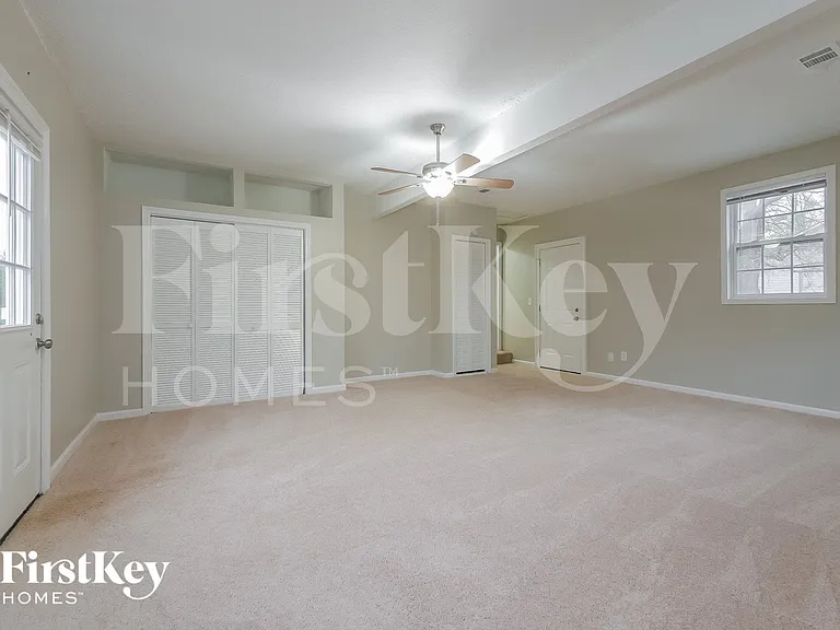400 Lone Oak Dr — Photo 6