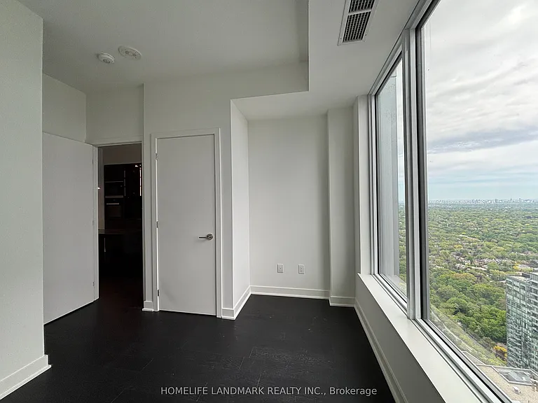 11 Yorkville Ave #5006 — Photo 13