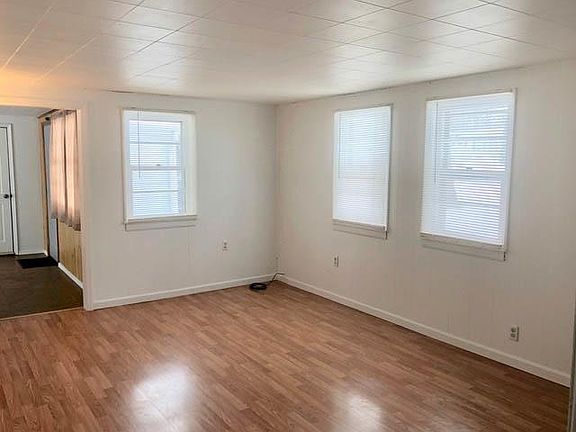 3rd image of 26425 Lakeview Dr