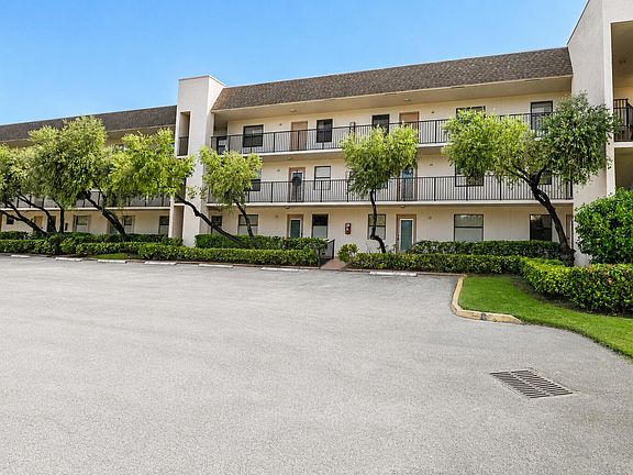 2nd image of 2941 N NOB HILL Road #112