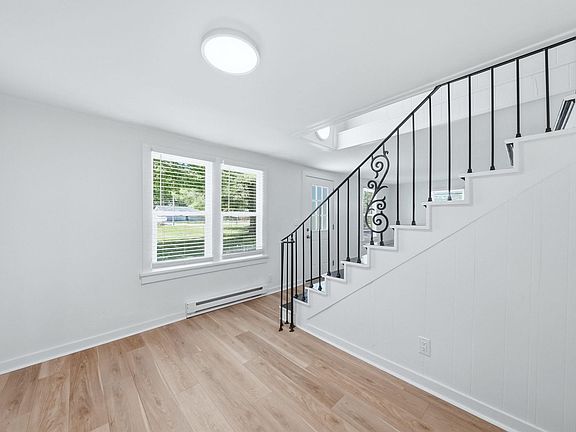 3rd image of 1710 Lower Huntington Rd