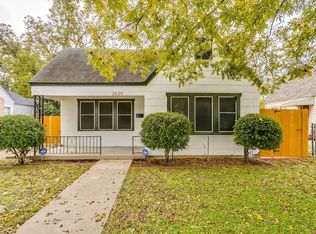 2620 Honeysuckle Ave, Fort Worth, TX 76111