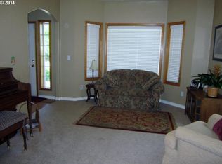 811 S 72nd Pl, Springfield, OR 97478