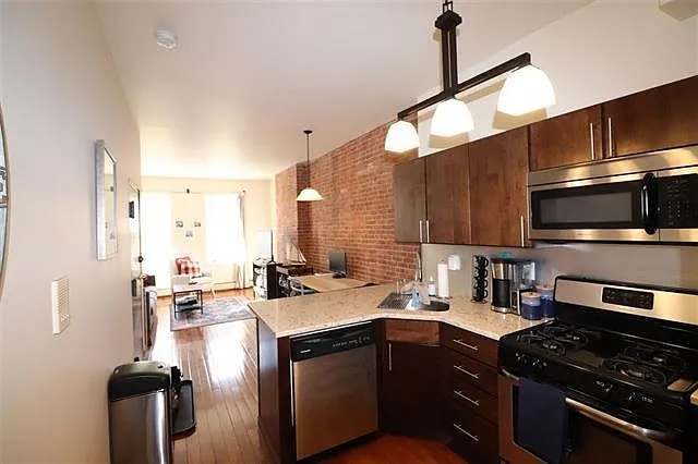 927 Willow Ave #4 — Photo 6