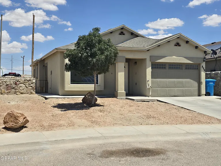 808 Ballard Shapleigh Pl — Photo 1