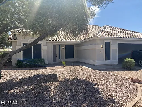 525 W Candlewood Ln Photo 1