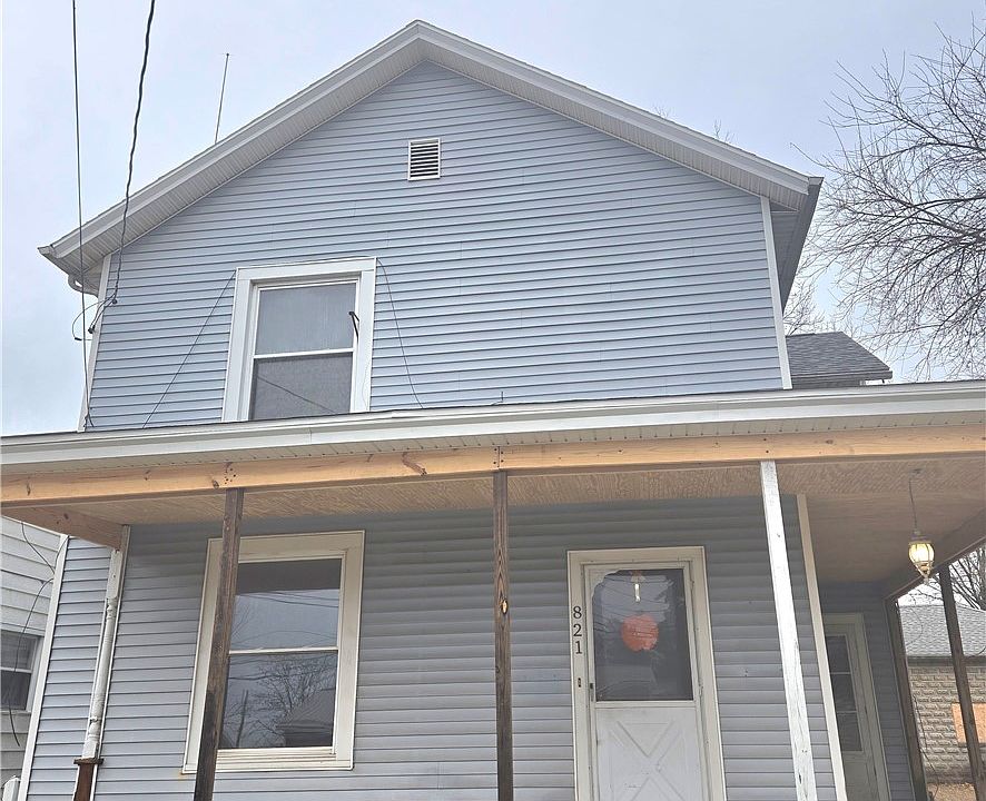 1st image of 821 32nd St