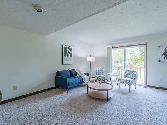 3rd image of 598 E Graham Pl