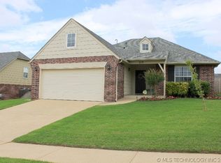 219 E 126th St, Jenks, OK 74037