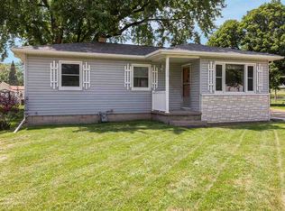 417 3rd St, Washburn, IA 50702