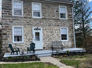 6676 Walnut St, Slatington, PA 18080