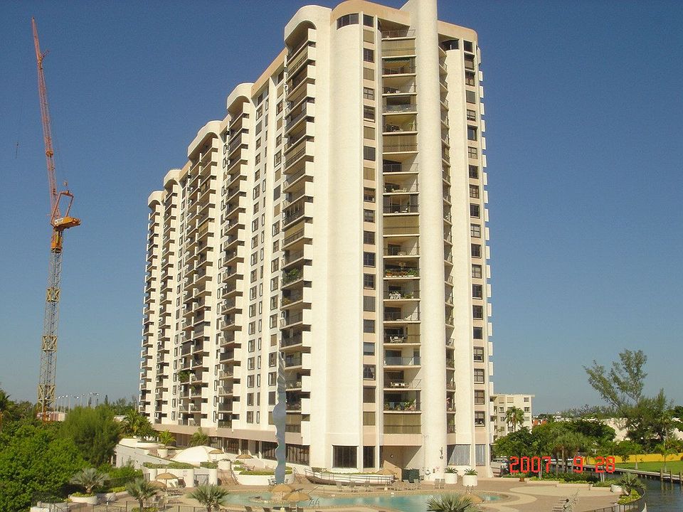 Cricket Club Condominium