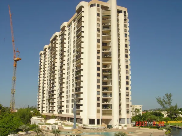 1800 NE 114th St APT 404, Miami, FL 33181