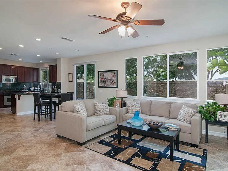 10512 Hollingsworth Way — Photo 5