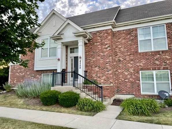 4258 Central Park Ln, Aurora, IL 60504