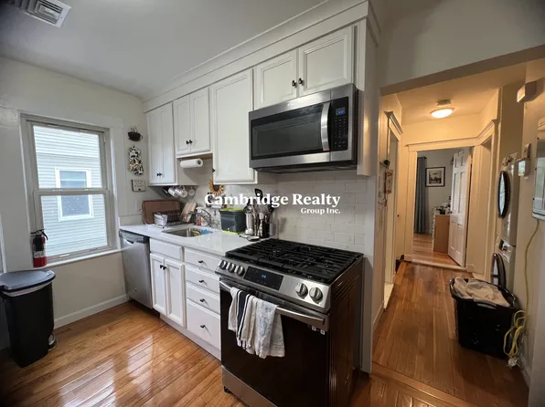 52 Raymond Ave, Somerville, MA 02144