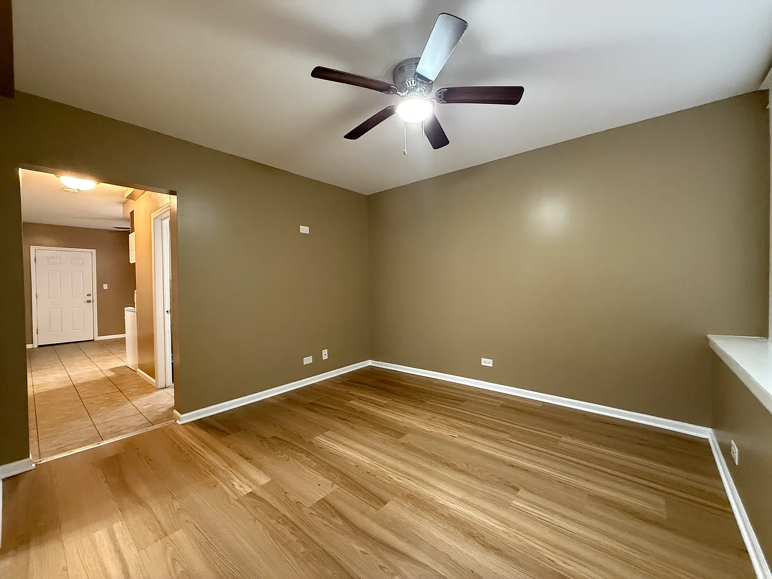 2 bed, 700 sqft, $1,400 — Photo 2