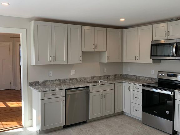 4th image of 770 Bedford St
