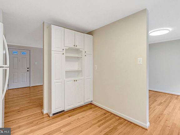 5th image of 7743 Middle Valley Dr