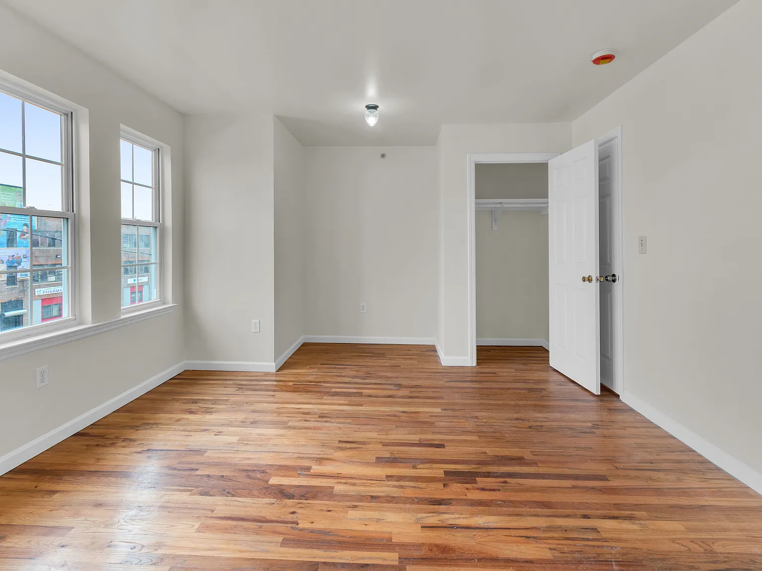 4 bed, $2,900 — Photo 3