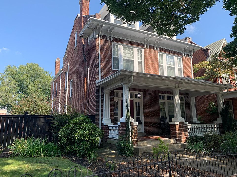 Front of 2912 Floyd Avenue
