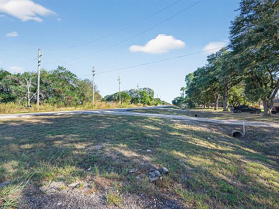 3rd image of 412 Fm 360 Rd