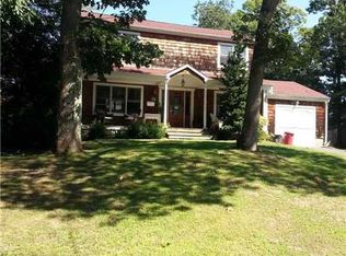 18 Lacy Ct, Blue Point, NY 11715