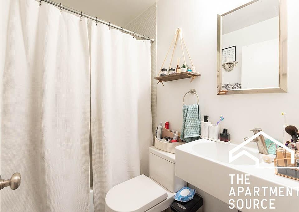 1st image of 625 W Grace St #501