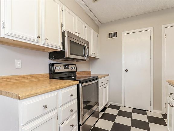 2nd image of 3804 Enamor Dr