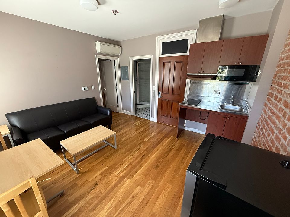 1st image of 210-996 Chorro St