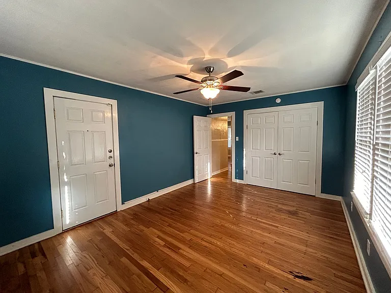 893 Pine St — Photo 12