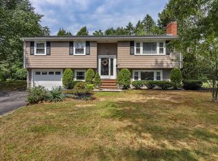 8 Lincolnshire Dr, Canton, MA 02021
