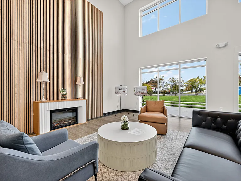 750 Tower Dr — Photo 16