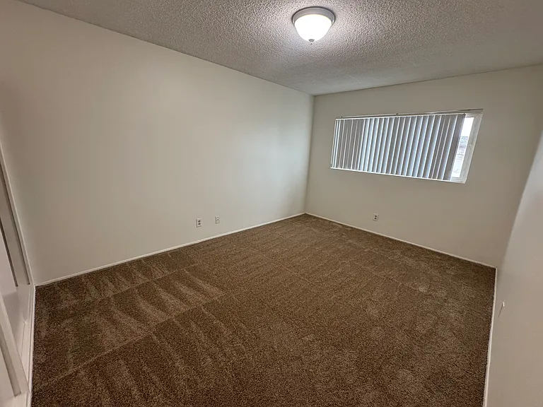 226 E Orlando Way — Photo 13