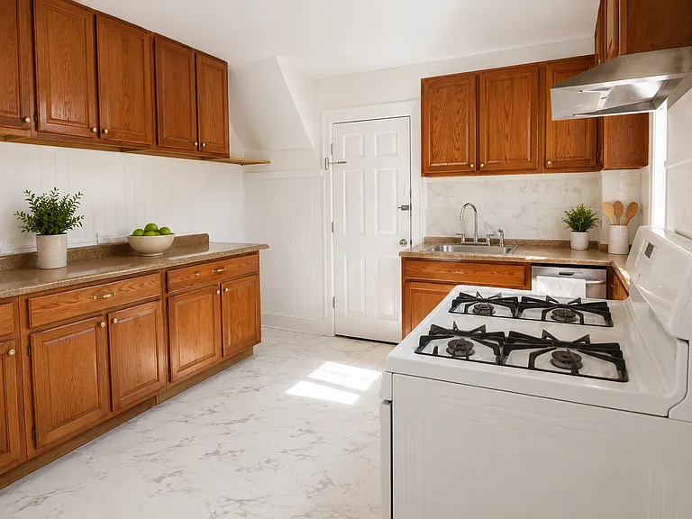 326 Fern Ave #2R — Photo 5