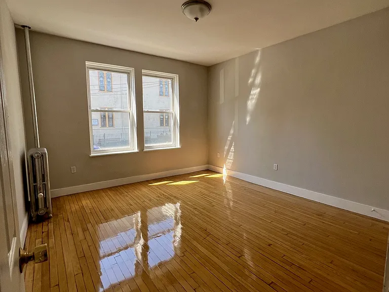 4-6 Farrington Ave #1X — Photo 5