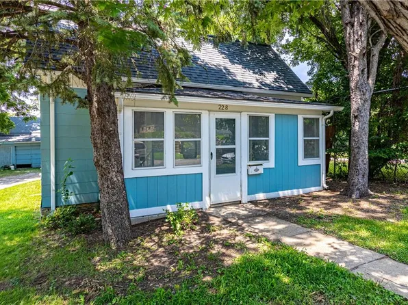 228 N 24th St, Kansas City, KS 66102
