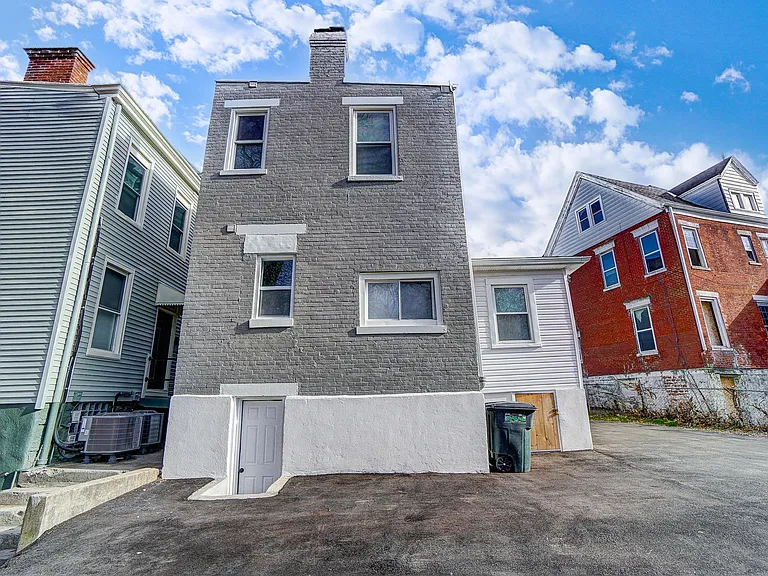 Hamilton Ave — Photo 46