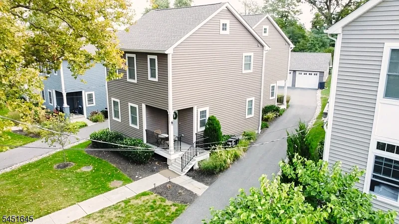 2 bed, 2.5 bath, $4,300 — Photo 2