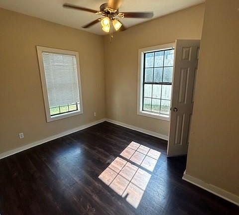 3rd image of 2208 Cumberland Ave #B