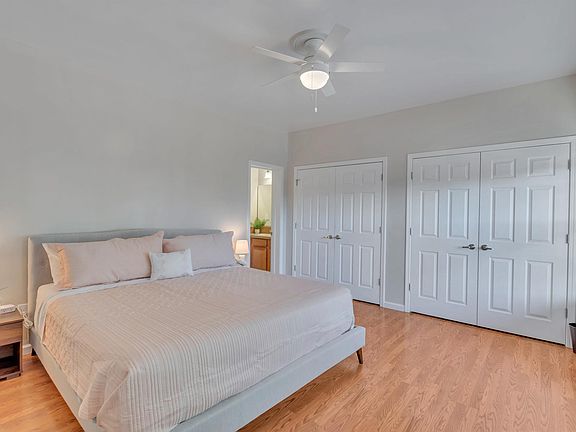 4th image of 1006 Long St