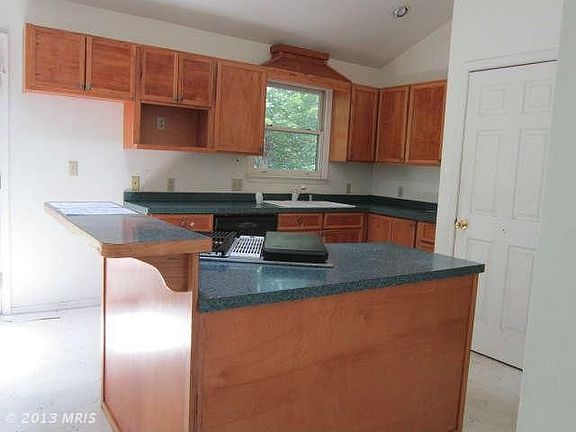 3rd image of 106 Otter Creek Dr