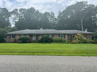 101 Meadowfield Rd, Yorktown, VA 23692
