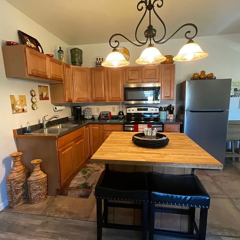 2 bed, 1.0 bath, 850 sqft, $950 — Photo 1
