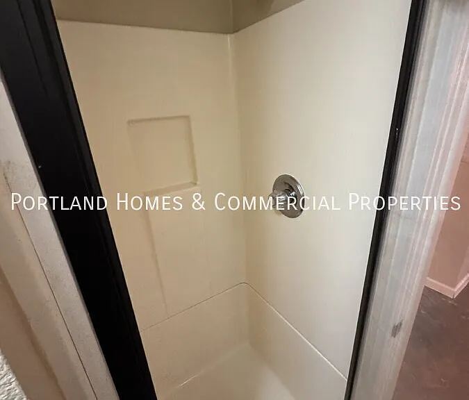 6533 S Virginia Ave #G — Photo 9