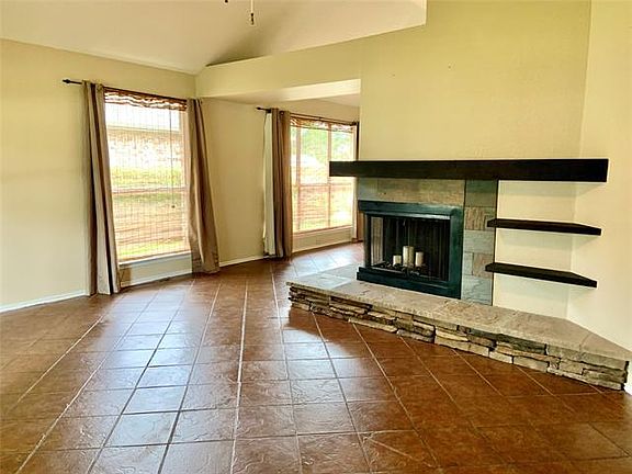 4th image of 1634 Autumn Breeze Ln